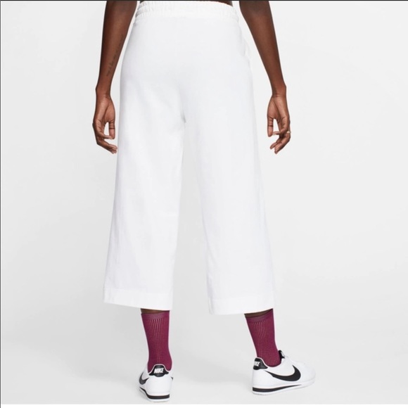 Nike Cropped Pants - Picture 4 of 8